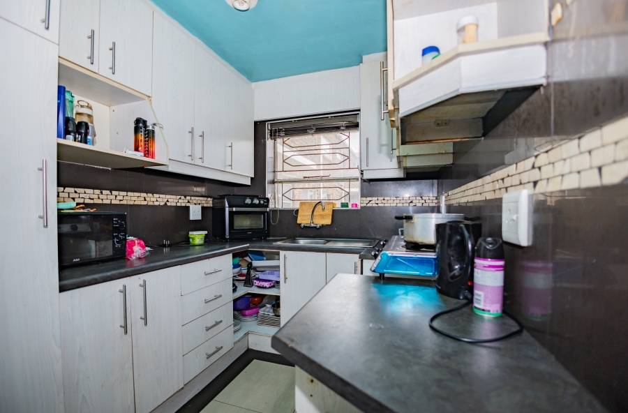 2 Bedroom Property for Sale in Oakdene Western Cape
